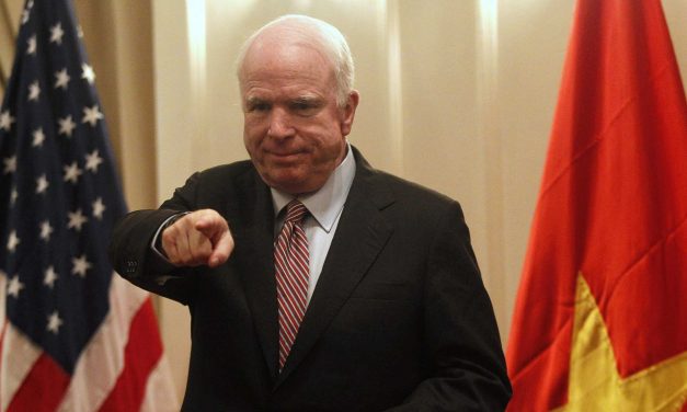 McCain: Nazwijmy Putina tym, kim naprawdę jest: bandyta, morderca, agent KGB
