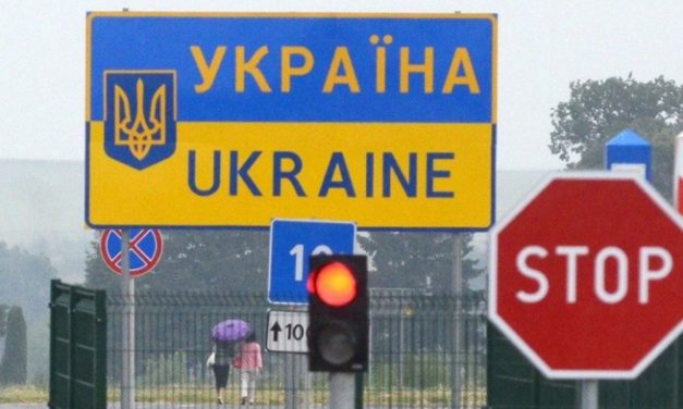 Którzy Polacy mają zakaz wstępu na Ukrainę? Przypadek prezydenta Przemyśla