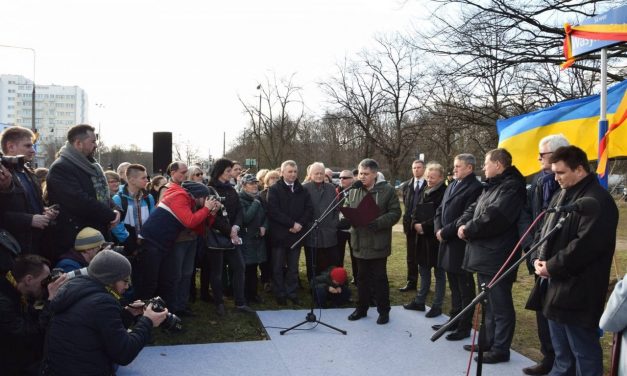 Skwer im. Wasyla Stusa w Warszawie już otwarty