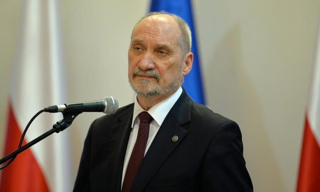 Szef MON: obecność NATO równie ważna jak wzmocniona polska armia