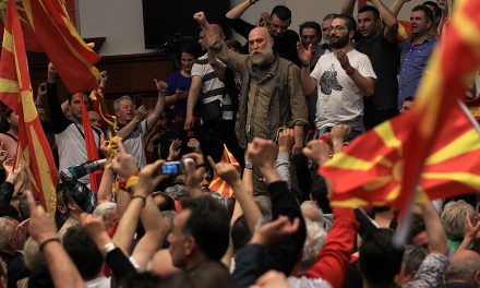 Na Bałkanach sytuacja komplikuje się – obecność zaś Waszyngtonu nie odczuwalna