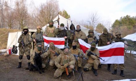 Białoruscy ochotnicy ostrzegają Rosjan: Jeśli nie wyjdziecie po manewrach, wykurzymy was