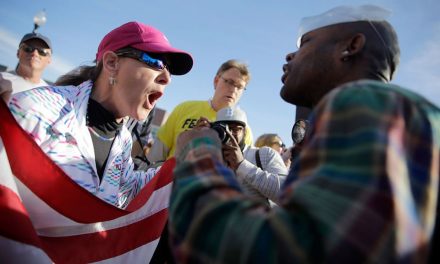 Wojna hybrydowa. Kreml potęgował napięcia rasowe w USA