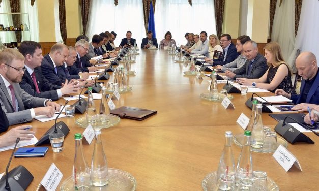Szefowie Prokuratury Generalnej Ukrainy i SBU wyjaśnili ambasadorom G7, jakie były cele specjalnej operacji z mistyfikacją zabójstwa Babczenki