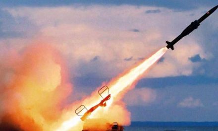 Ambasador USA przy NATO: „Rozważamy możliwość zniszczenia pocisków rosyjskich”