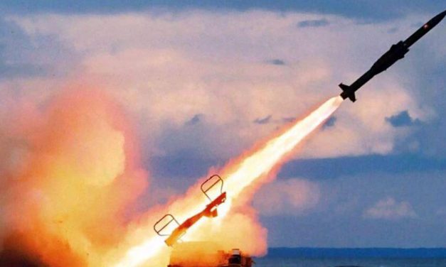 Ambasador USA przy NATO: „Rozważamy możliwość zniszczenia pocisków rosyjskich”