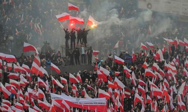 200 tysięcy osób wzięło udział w Biało-Czerwonym Marszu w Warszawie