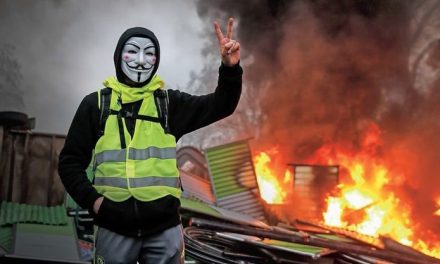 Polscy kierowcy zaatakowani we Francji przez „żółte kamizelki”