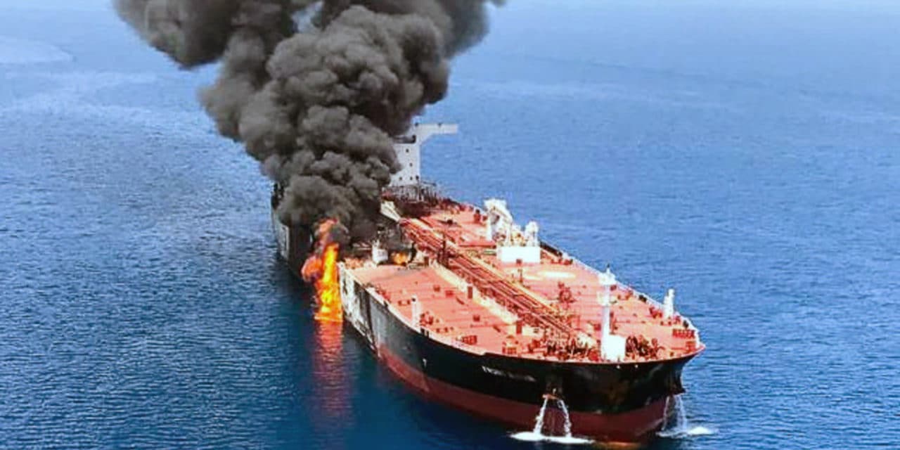 Świat na krawędzi wojny. Kto zaatakował tankowce w Zatoce Omańskiej?