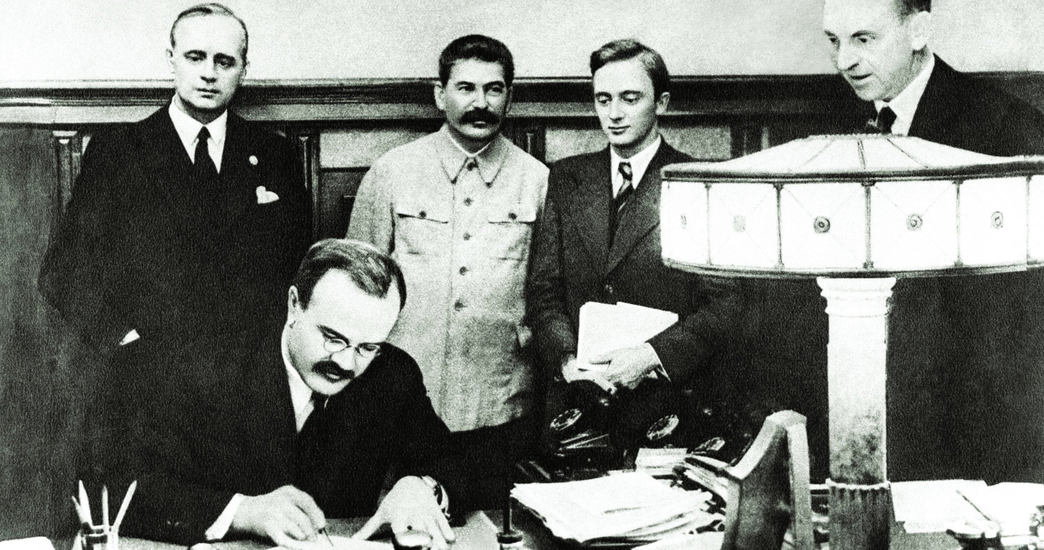 Amerykanie i Niemcy reagują na bezczelne łgarstwa Rosjan: Hitler i Stalin zmówili się, by rozpocząć II wojnę światową, Moskwa wspólnie z Berlinem uczestniczyła w brutalnym podziale Polski