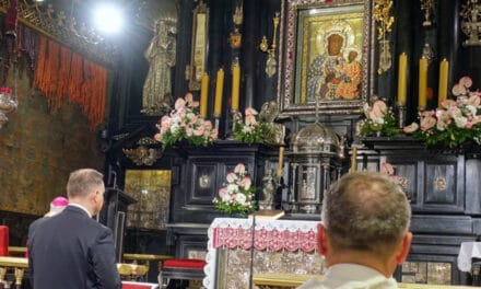 Prezydent Duda z modlitwą błagalną na Jasnej Górze – za Ojczyznę i rodaków rozsianych po świecie (WIDEO)