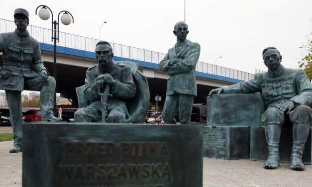 „Przed Bitwą Warszawską” – pomnik upamiętniający międzynarodową współpracę podczas wojny 1920 roku