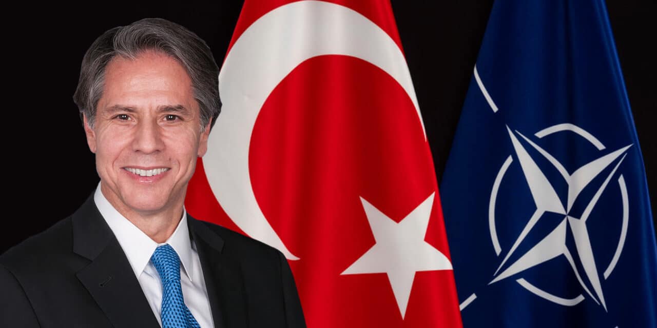 Blinken nazwał Turcję „ważnym sojusznikiem USA w NATO” i wezwał Ankarę i innych sojuszników do zaprzestania kupowania broni z Rosji