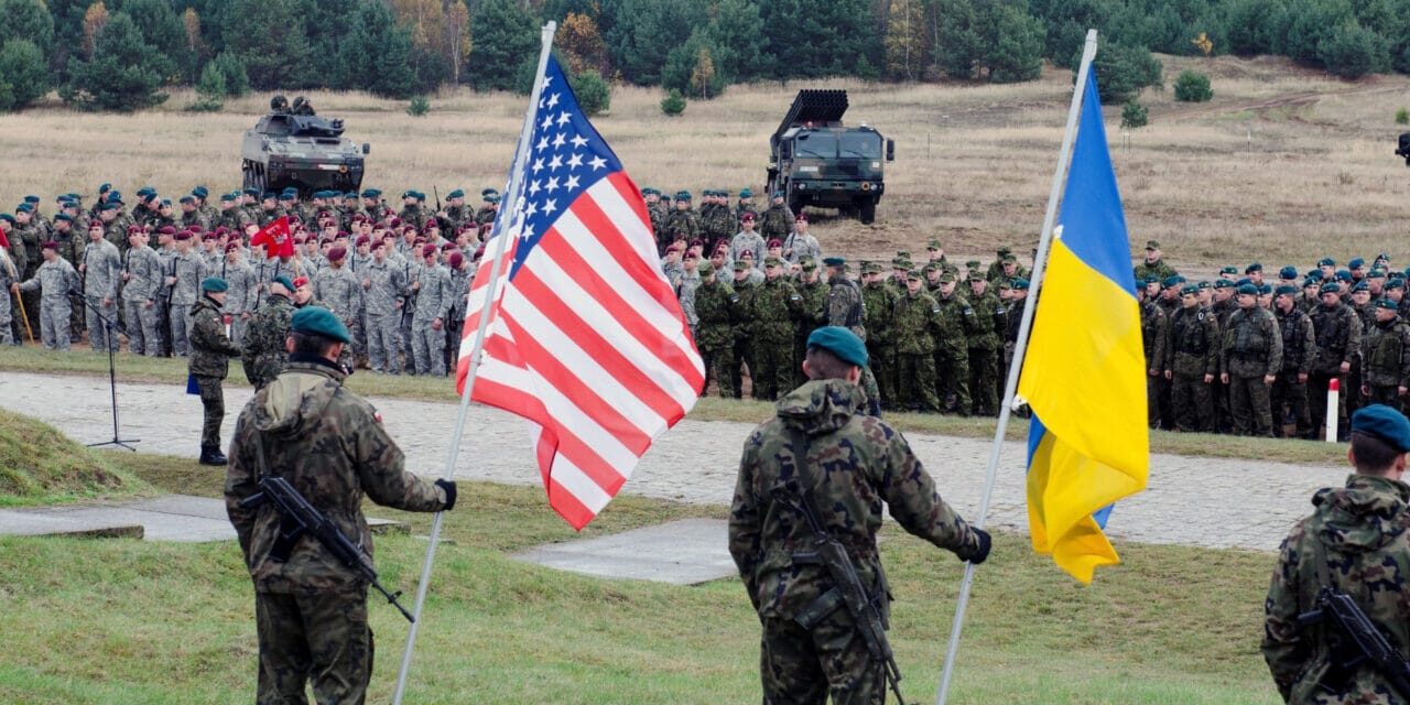 Bolton uważa, że ​​USA i NATO powinny zwiększyć pomoc dla Ukrainy w dziedzinie bezpieczeństwa