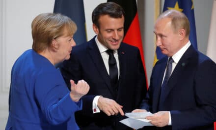 Niezdecydowanie niektórych państw członkowskich NATO co do polityki rozszerzenia Sojuszu zachęca Rosję do agresji