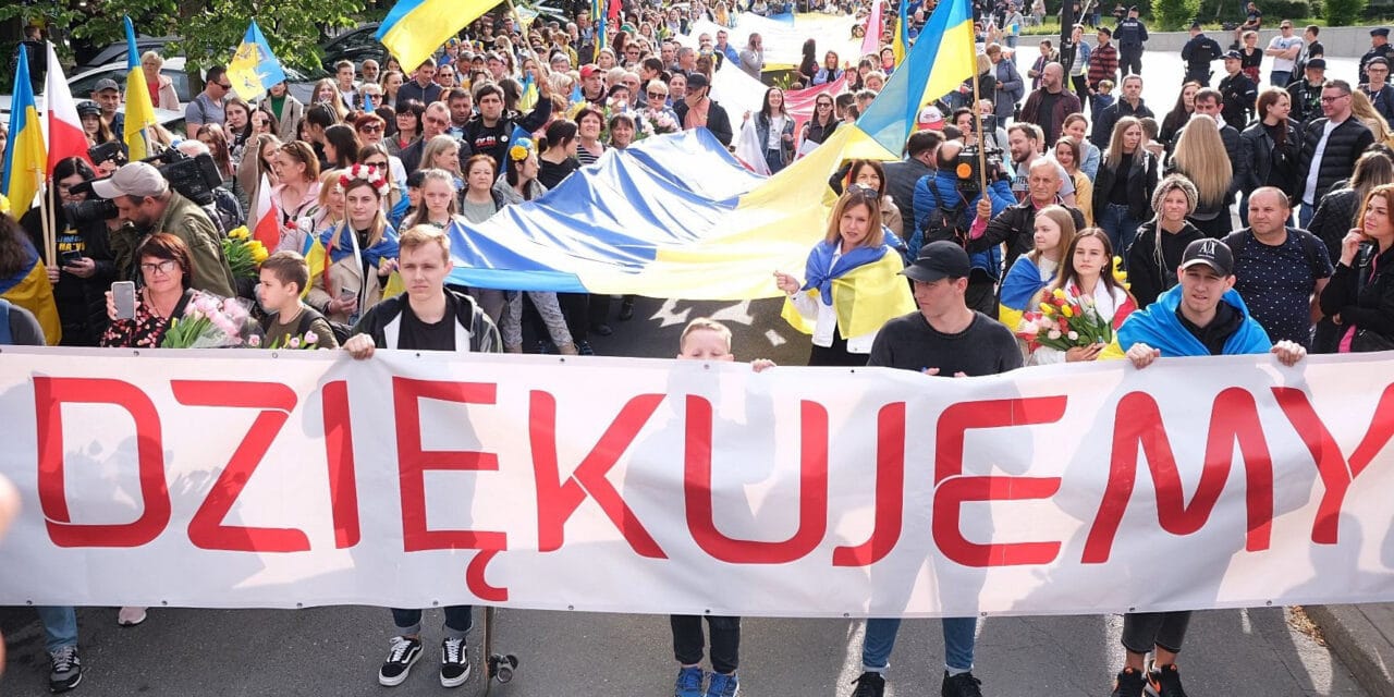 Ulicami Warszawy przeszedł marsz wdzięczności Ukrainy dla Polski