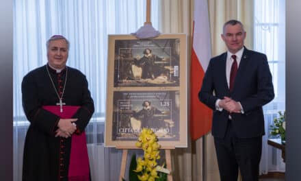 Wspólny znaczek Polski i Watykanu na 550. rocznicę urodzin Mikołaja Kopernika