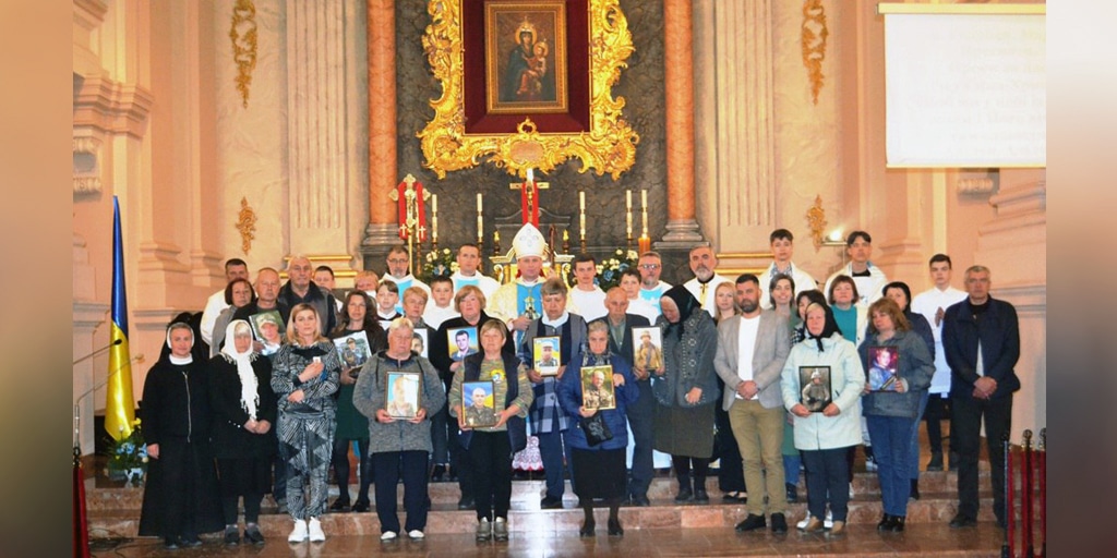 Ukraińscy wojskowi i krewni poległych żołnierzy pielgrzymowali do narodowego sanktuarium w Berdyczowie