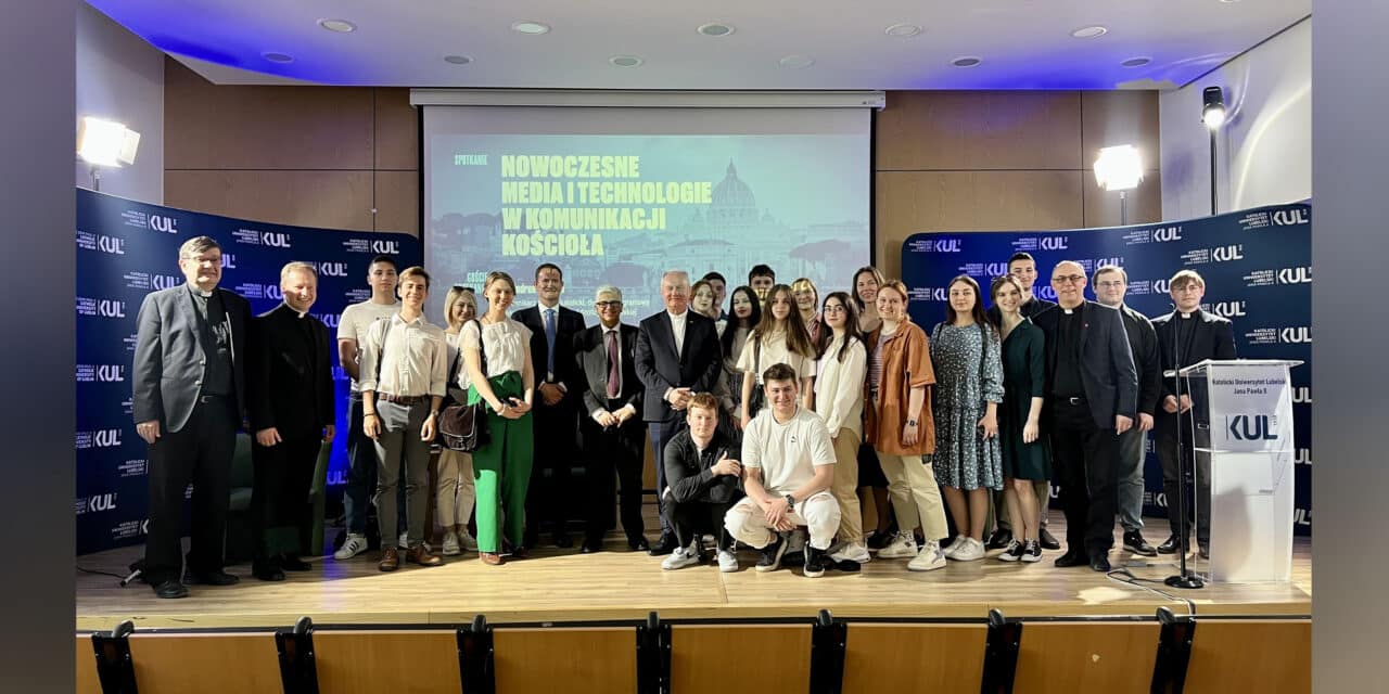 Szefowie mediów Watykanu: budujmy mosty, nawiązujmy dialog