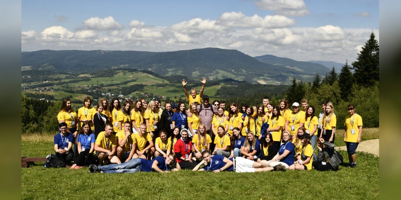 Ks. Nycz z Fundacji „Dzieło Nowego Tysiąclecia”: stypendyści otrzymując, uczą się pomagać innym