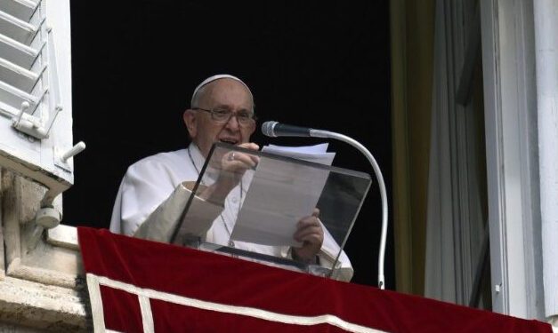 Franciszek apeluje o uwolnienie zakładników z Izraela i by otwarto korytarze humanitarne do Gazy