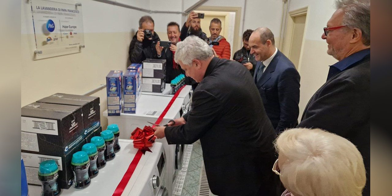 Dziś w Turynie otwarto pralnie dla ubogich Papieża Franciszka