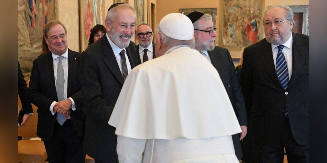 Papież do rabinów: martwi mnie antysemityzm, stanowczo go potępiam