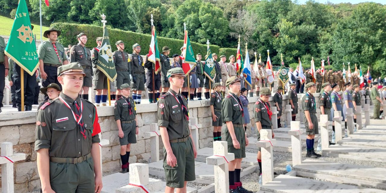Papież na obchody na Monte Cassino: modląc się za Poległych, modlę się o pokój