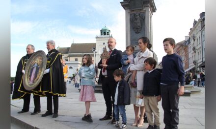 Peregrynacja relikwii Ulmów w Warszawie