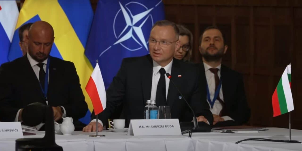 „Zaproszenie Ukrainy do NATO konieczne” – prezydent Duda na szczycie państw B9