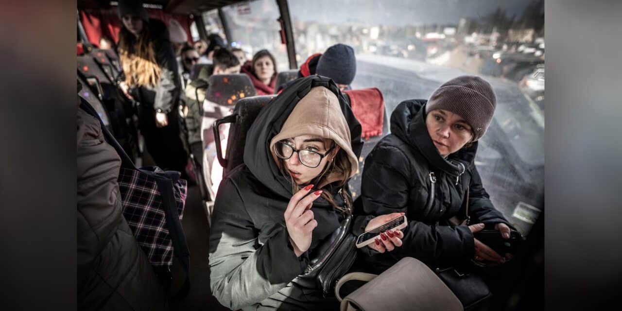 Polityka Trumpa napędza nową falę uchodźców z Ukrainy. Europa się przygotowuje – „Politico”