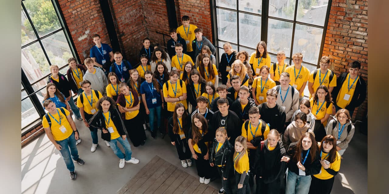 Nie pamiętają św. Jana Pawła II, ale budują jego żywy pomnik