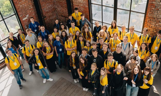 Nie pamiętają św. Jana Pawła II, ale budują jego żywy pomnik