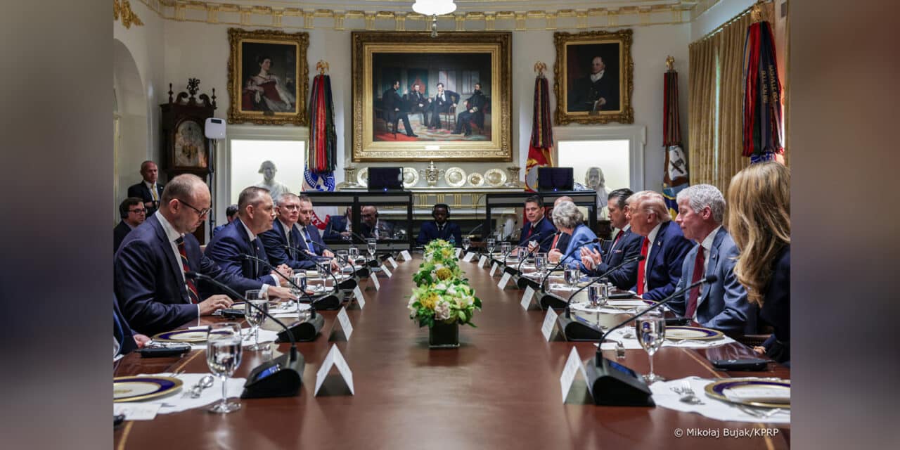 Historyczne rozmowy w Białym Domu. Prezydent Karol Nawrocki spotkał się z Donaldem Trumpem