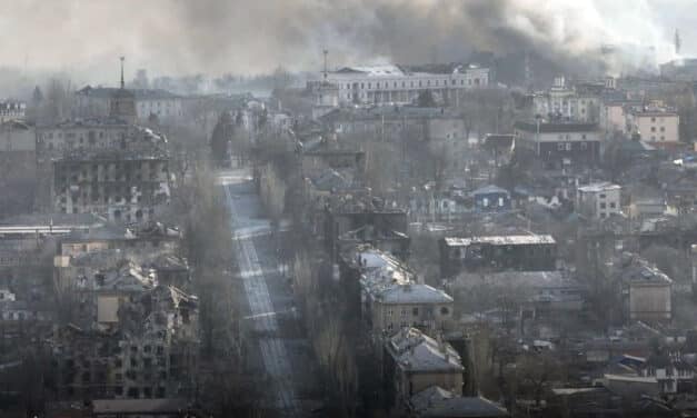 „Zabójstwa, tortury i gwałty”: Rosja popełniła około 6 400 zbrodni wojennych w Mariupolu