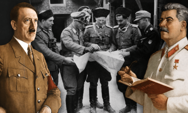 Powstanie Warszawskie. Między swastyką a sierpem i młotem – jak Stalin pozwolił Niemcom mordować Polaków